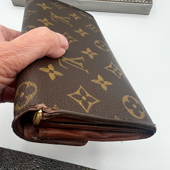 Louis Vuitton Vintage Sarah Wallet - GUC - With COA - Picture 15 of 16